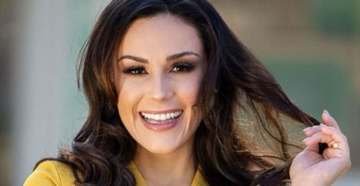 Aos 41 anos, Nadja Haddad é clicada de biquíni e impressiona com corpão no Ceará