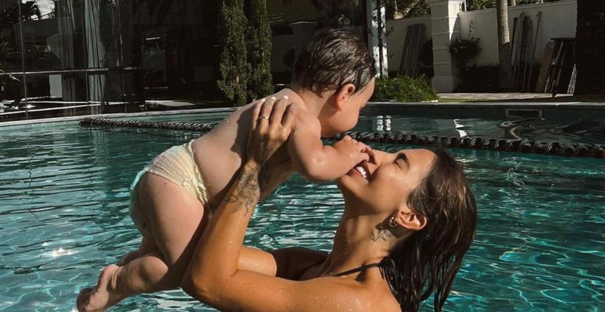 Após anunciar o fim do casamento, Gabi Brandt surge de chamego com o caçula