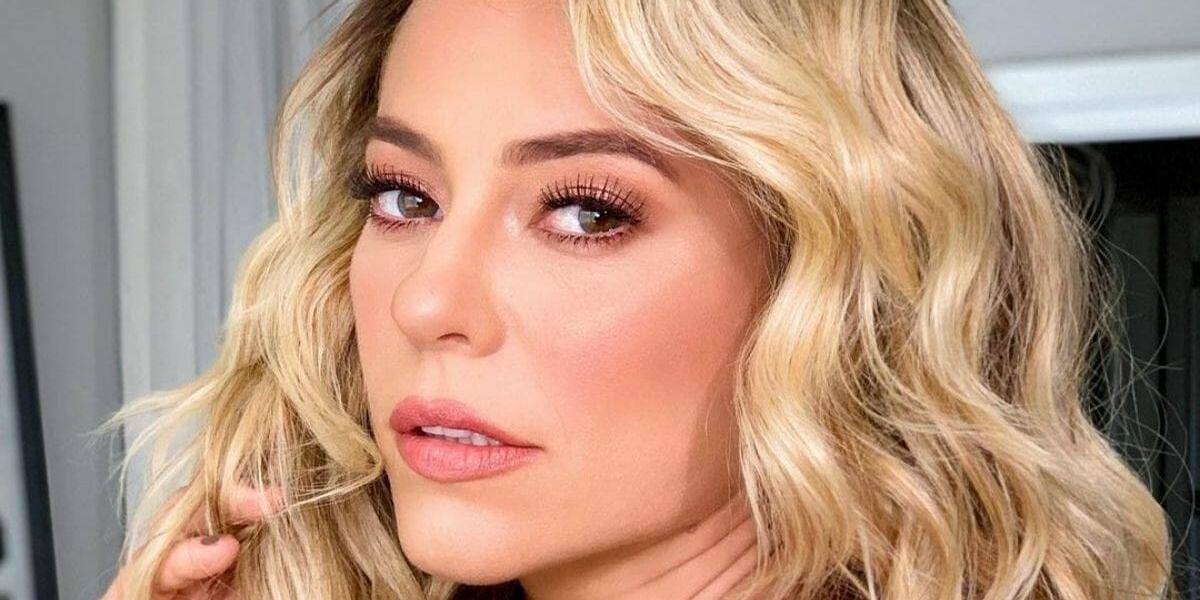 De biquíni cortininha, Paolla Oliveira chama a atenção com o corpo definido: “Radiante”