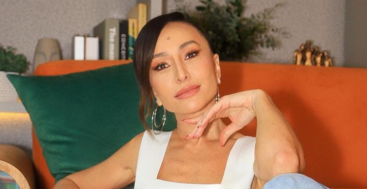 Sabrina Sato se diverte com vídeo da ressaca da mãe e web cai na risada: ”Tô nesse modelo”