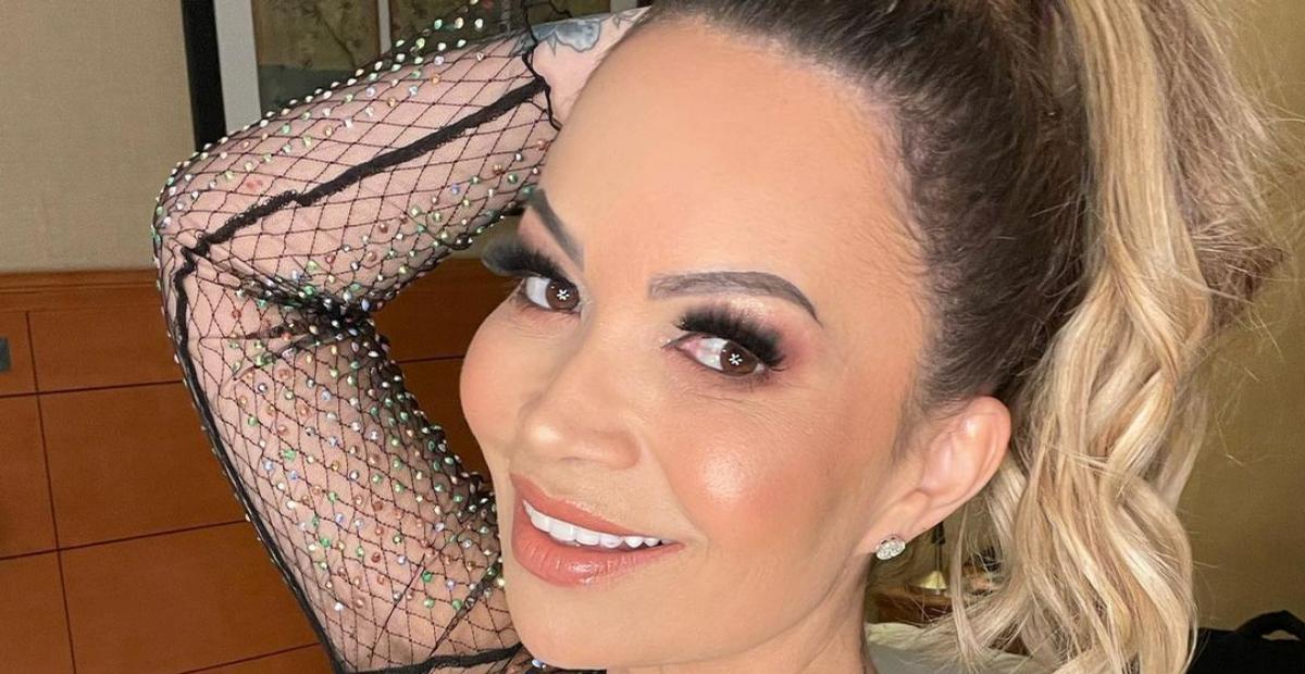 Solange Almeida deixa fãs babando ao surgir com vestido branco arrasador: ”Finíssima!”
