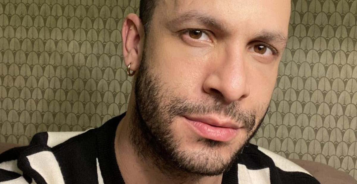 Rainer Cadete visita ponto turístico de Florença, na Itália, e impressiona fãs: ”Maravilhoso”