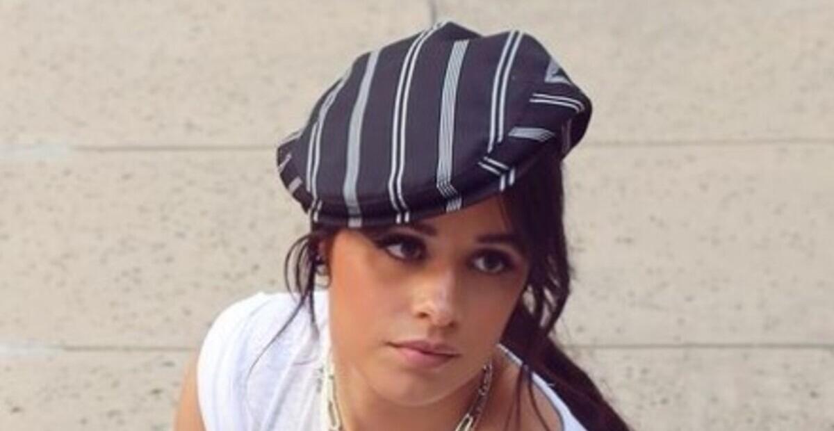 Depois de se encontrar com o ex, Camila Cabello se diverte em viagem e posta fotos na neve