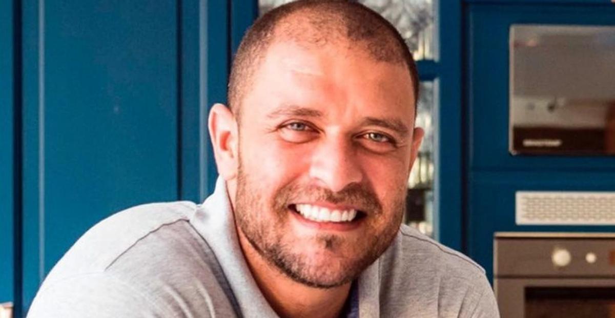 Diogo Nogueira encanta ao comemorar aniversário da afilhada, Clarinha