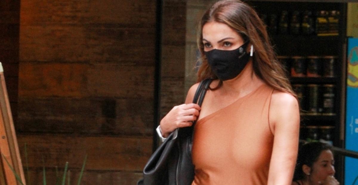 De look de ginástica muito estiloso, Patrícia Poeta rouba a cena em Ipanema