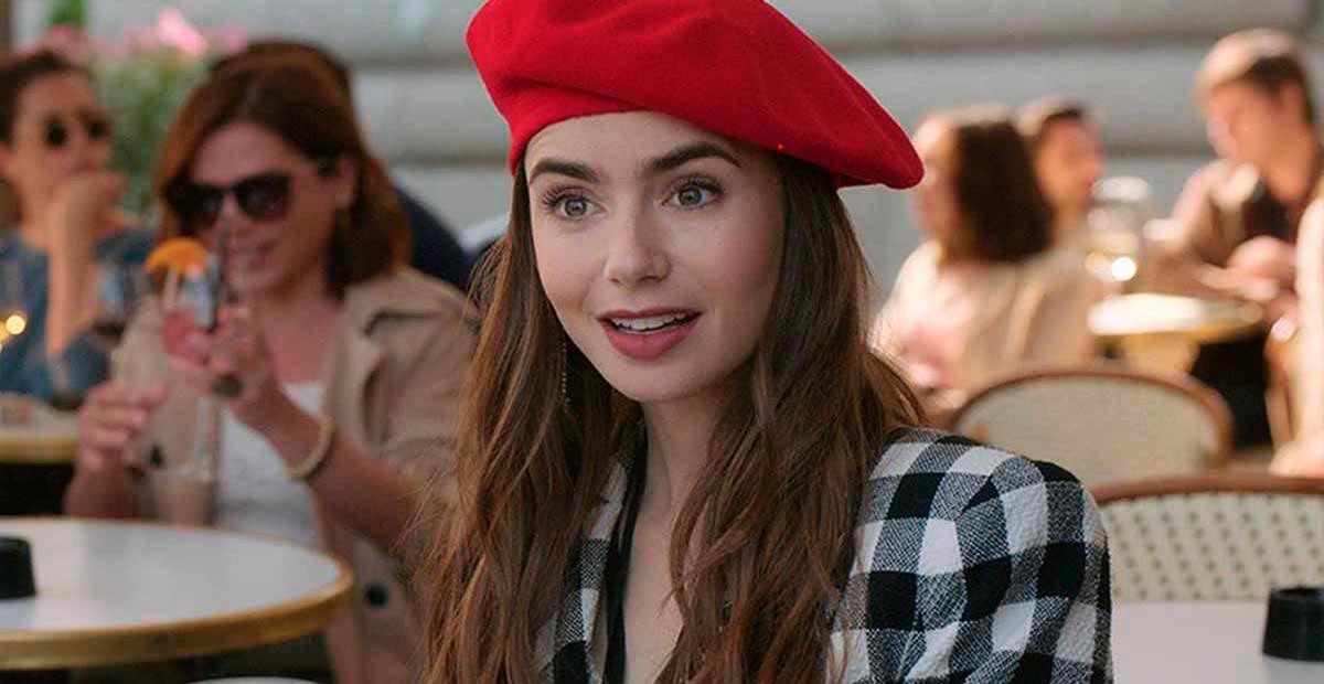 Protagonista de ‘Emily em Paris’ comemora renovação da série pela Netflix
