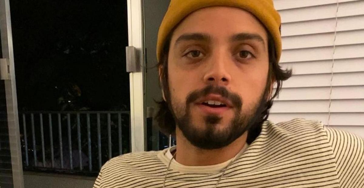 Rodrigo Simas brinca sobre confinamento no ‘BBB22’ e bloqueia Boninho nas redes sociais