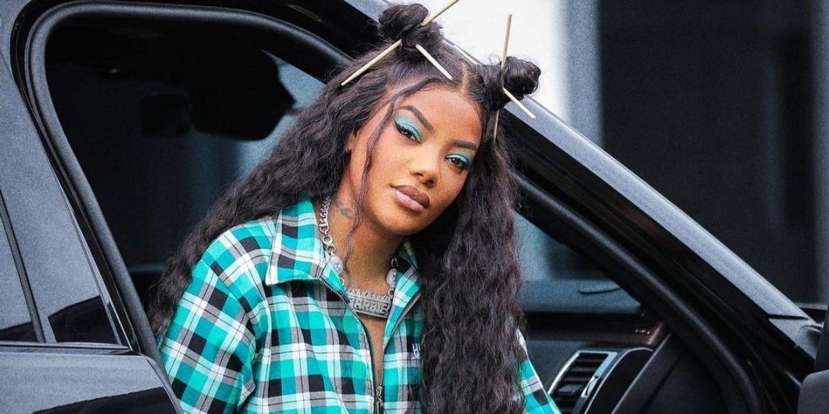 Ludmilla aposta em look verde xadrez e surpreende os seguidores: “Estilosa demais”