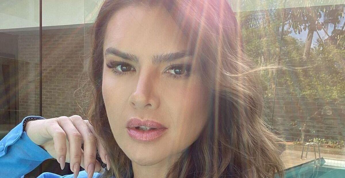 Em selfie de biquíni, Mirella Santos impressiona com barriga seca