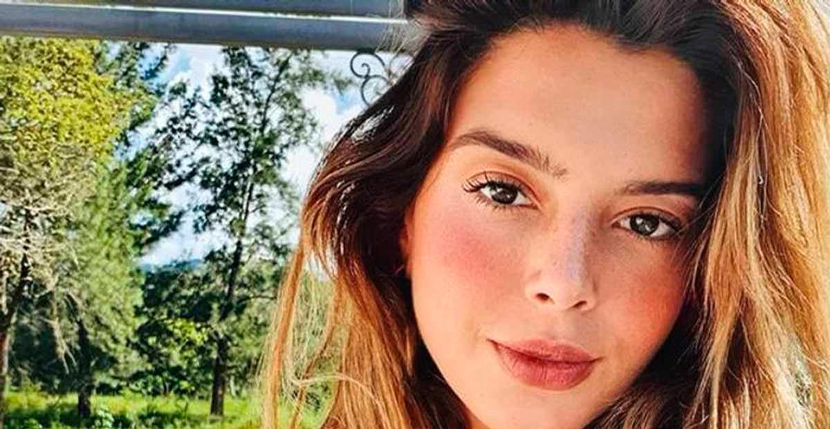 Giovanna Lancellotti curte passeio de barco e arrasa de biquíni: ”Gatíssima”
