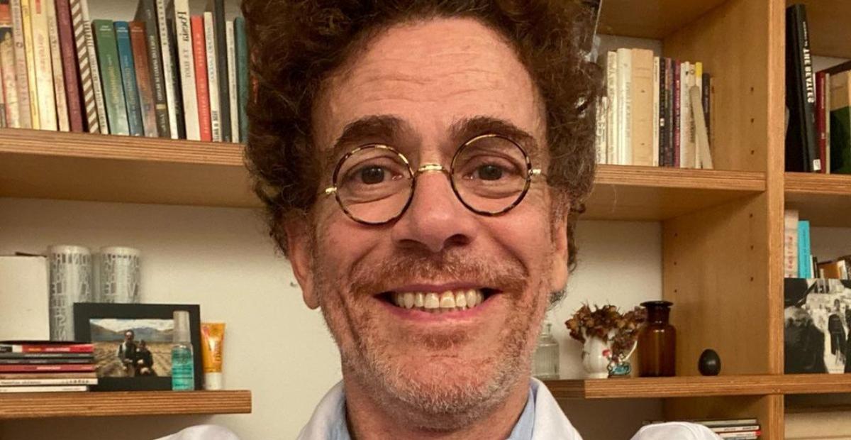 Nando Reis celebra chegada dos 59 anos com festa intimista em família: ”Que venham os 60”