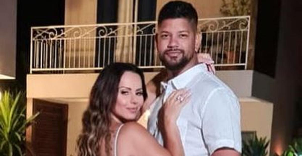 Viviane Araújo curte o marido e se declara na web: ”Me aquece e me acalma”