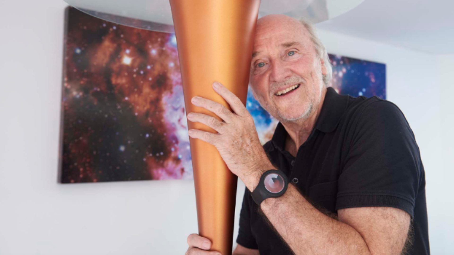 Hans Donner combina passado e futuro em logo de 30 anos da CARAS: ‘Exemplo’