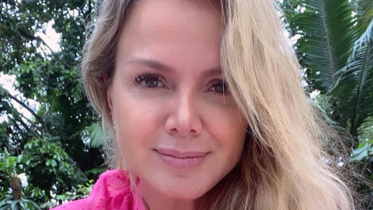 De biquíni, Eliana aproveita dia de sol e exibe corpão em Trancoso: ”Perfeição”