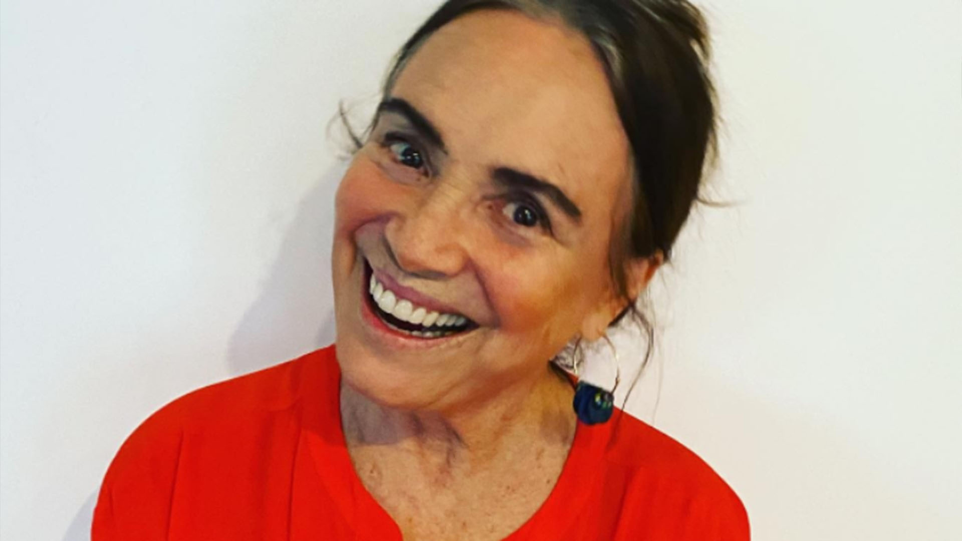Regina Duarte surge com a filha e o neto em nova foto
