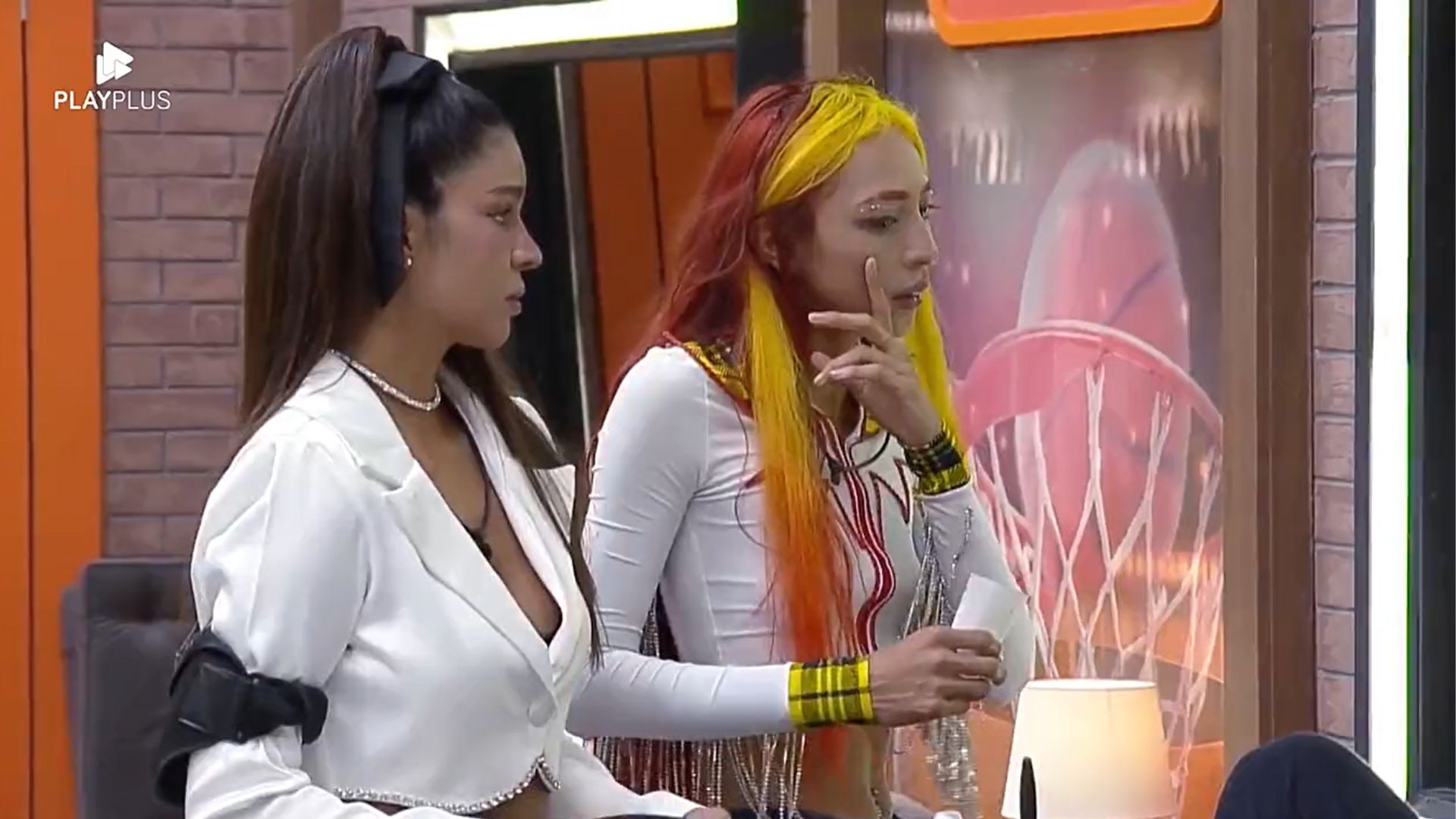A Fazenda 14: Roça falsa? Kerline e Ruivinha acreditam que os aliados podem voltar