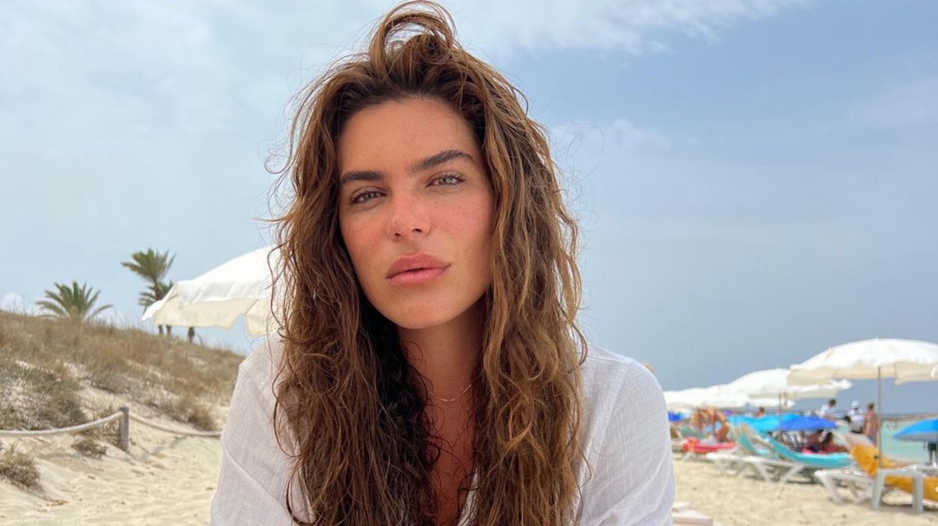 Mariana Goldfarb critica como mulheres lidam com seus corpos por pressão estética