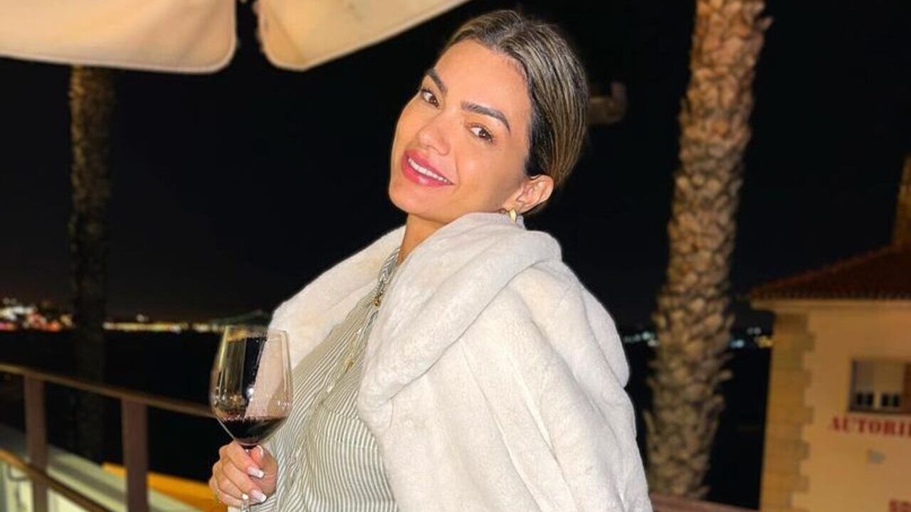 Kelly Key retoca as luzes e aparece ainda mais loira: ”Ficou linda como sempre!”